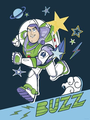 Komar Wandbild- Disney and Pixar Toy Story Buzz - Größe 30 x 40 cm - Poster, Kinderzimmer, Dekoration - gerollt ohne Rahmen