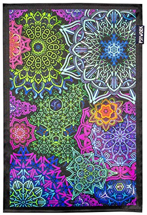 PSYWORK Schwarzlicht Stoffposter Neon | Space Invasion | 0,3 x 0,45m | UV-aktiv | fluoreszierend | Wandbehang Stoffbanner Poster Wandbild Kunstdruck Dekobild Dekoration Wandteppich