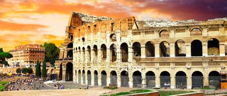 adrium Acryl-Bild 140 x 60 cm: Wahrzeichen Italiens, beeindruckendes Kolosseum bei Sonnenuntergang, Rom, Italien. (99076766)