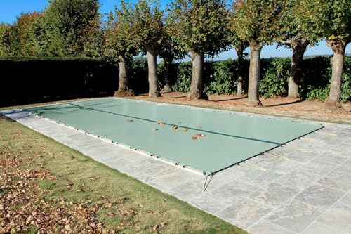 Bâche d'Hivernage Amande 10,60 x 5,60 m Pour Piscine Maximum 10 x 5 m avec Grille Centrale d'Evacuation - Fabrication Française - Direct Usine - 550 g/m² - Livrée avec Sandows Cabiclic + Pitons Crosse
