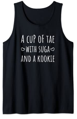 Eine Tasse Tae mit Suga und einem koreanischen Kookie-Drama Tank Top