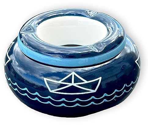 MIJOMA Sturmaschenbecher Windaschenbecher aus Dolomit, Keramik-Tischaschenbecher mit Deckel, wetterfest witterungsbeständig, für Innen- & Außenbereich (Dunkelblau Papierschiffchen Maritim, Ø11 cm)