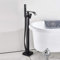 Huin Robinet de remplissage de baignoire noir mat Robinet de douche de baignoire à montage au sol Bec de cascade Mitigeur de baignoire sur pied avec pulvérisateur à main