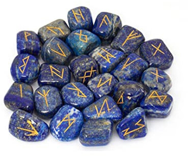 KULIA Set di Rune di Cristallo con Alfabeto da 25 Pezzi Accessori per la Meditazione Decorazioni Spirituali per la Casa Kit di Stregoneria Feng Shui Pietre Burattate Curative Intagliate a Mano