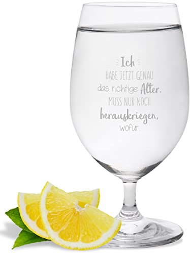 JUNIWORDS Wasserglas mit Gravur, Ich habe jetzt genau das richtige Alter. Muss nur noch herauskriegen, wofür, Wasserglas (1007556)