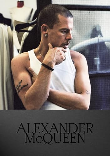 Alexander McQueen: Fashion Icon (The Designer Series)