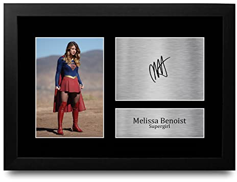 HWC Trading FR A4 Melissa Benoist Supergirl Geschenke Gedrucktes Signiertes Autogramm Foto für Fans von Fernsehshows - A4 Framed