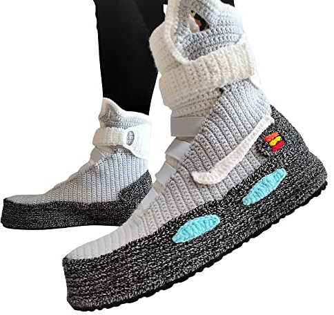 Zurück in die Zukunft Air Mag Plüsch Sneaker Hausschuhe - Marty McFly Individuelle Hausschuhe - Gehäkelte Gestrickte Plüsch Stiefel - BTTF Film Cosplay Fans Outfit - Bio-Baumwolle Weiche Schuhe