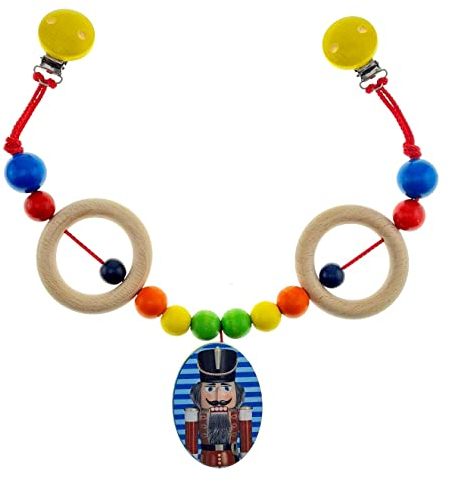 Hess Holzspielzeug 12961 - Wagenkette aus Holz, Serie Erzgebirge mit Nussknacker-Motiv, Spiel-Kette für Babys ab 3 Monaten, handgefertigter Anhänger mit 2 Sicherheitsclips