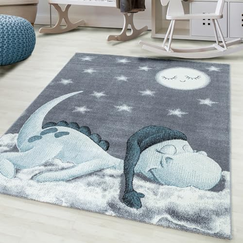 Muratap Kinderteppich für Kinderzimmer Deko - Bambi Dinosaurier - Kurzflor Teppich Dinosaurier Dino Sterne Mond Anti-Statisch und Anti-Allergisch - Oeko-TEX - Große: 170x120 cm - Farbe: Blau/Grau