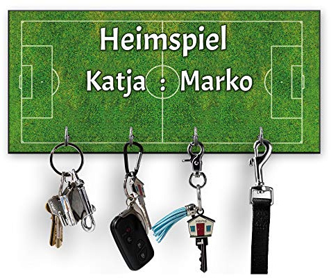 Schlüsselbrett mit Name personalisiert, Wanddekoration (Fußball Motiv) | witziges Geschenk zum Einzug, Schild Spruch, Türschild Familie Wandhaken Geburtstag Hochzeitsgeschenk Trainer Abschied
