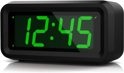 KWANWA Digitaler Wecker mit 3-stufiger Helligkeit • Snooze-Funktion • Grünes Display • Batteriebetrieb (ohne Batterien) • Kompakte Tischuhr