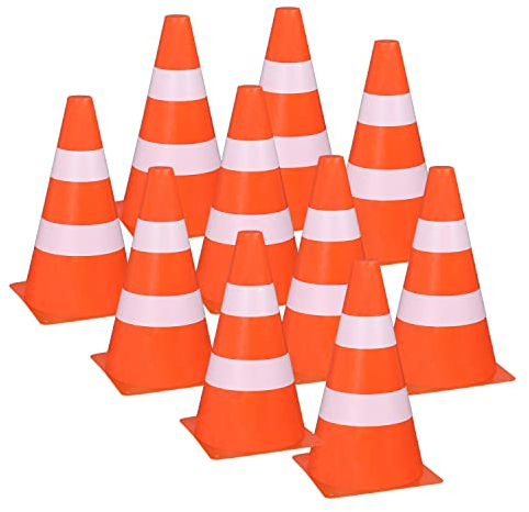 Idena 40621 - Pylonen 10 Stück, Warn-Kegel aus Kunststoff in Orange mit weißen Streifen, ca. 15,5 cm hoch, stapelbar, Verkehrshütchen für Sport, Freizeit, Slalom, Fußball und Vereine