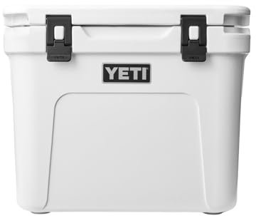 YETI Roadie Kühlbox mit 32 Rädern, isolierter harter Kühler, weiß