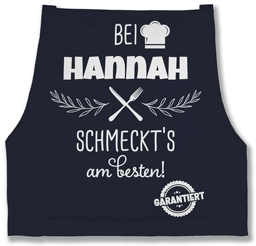 Schürze - Kochschürze - Bei Name schmeckts am besten I Geschenk Kochen Oma I Mama I Opa I Papa - 85x69 - Navy Blau - koch-schürze personalisierte kochschuerze küche schmeckt backschürze es