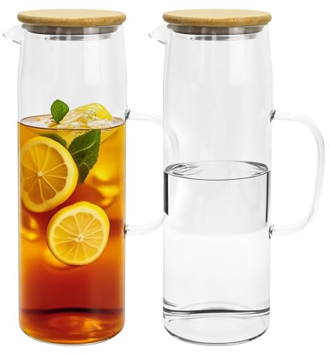 Lot de 2 Carafes en Verre Borosilicate 1,5 L avec Couvercles en Bois | Pichets Résistants à la Chaleur avec Poignée et Bec Verseur pour Eau Chaude/Froide, Thé, Jus, Lait et Café