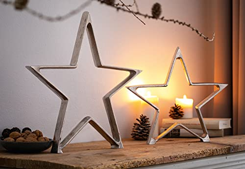 2 Deko-Sterne aus Aluminium in Silber, 30 + 39 cm hoch mit Antik-Finish, Weihnachtsdeko in Schwerer Qualität, Winterdeko, Tischdeko, Fensterdeko, Sternendeko