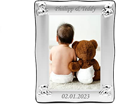 Brillibrum Design Baby Bilderrahmen versilbert Taufgeschenk Fotorahmen Bär Motiv Kinder Bilderrahmen zur Geburt Rahmen versilbert (Gravur bis 25 Zeichen)