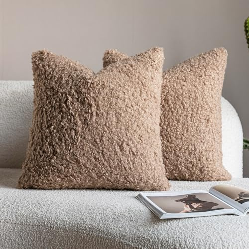 Neelvin 2er Set Dekorative Kissenbezug Teddy Wolle Künstlich Pelz Kissenbezüge Weiche Plüschkissen Kissenhülle Bouclé Zierkissenbezüge Sofakissen für Sofa Schlafzimmer Wohnzimmer 50x50cm Khaki