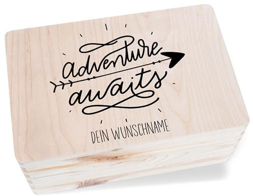 Holzkiste Erinnerungsbox - Holzbox Adventure Awaits Wunschtext I Weltreise Geschenkbox Abenteuerlust Geschenk Reise Geschenke Camping Geschenkidee Wandern - 30x20x14 cm - Holz