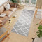 TAPISO Boho Teppich Läufer Kurzflor Shaggy Grau Creme Marokko Muster Fransen Schlafzimmer Wohnzimmer Design Modern 100 x 250 cm