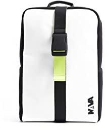 NAVA DESIGN - Zaino Organizzato Small a due Scomparti Chiuso con Zip e Fibbia e con Tasca per PC/Tablet, Colore Bianco/Nero/Giallo - Dimensioni 39 x 28 x 12 cm