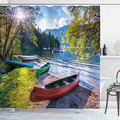 ABAKUHAUS Landschaft Duschvorhang, Bohinjsee mit Booten, Stoffliches Gewebe Badezimmerdekorationsset mit Haken, 175 x 180 cm, Blau Grün