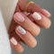 MouyouGlow Press on Nails Kurz,Square Rosa Nude Solid Silber Glitzer Fake Nails Kunstnägel mit Nagelkleber,Glossy Pink Nudefarben Künstliche Fingernägel