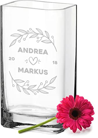 Leonardo Glas Blumen-Vase mit personalisierter Gravur Hochzeitsgeschenk - individuelle Blumenvase mit Namen - für Paare - Geschenkidee Standesamt und Hochzeit - handgefertigt