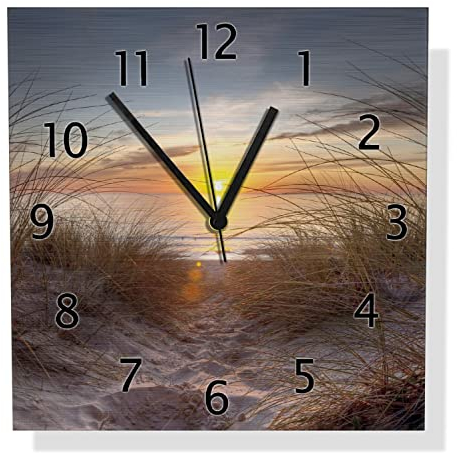Wallario Design Wanduhr Sonnenuntergang am Strand aus Aluverbund, Alu-Uhr Größe 30 x 30 cm, Schwarze Zeiger mit Metalloptik