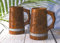 Chope à Bière Indienne Style Viking - 590 ml - Bois Dur Naturel - Cadeau de Mariage et d'Anniversaire pour Lui - Lot de 2 Tasses en Bois de Sheesham Avec Gravure