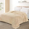 Exclusivo Mezcla Kuscheldecke Fleece-Decke, Superweiche 3D Karierte Wohndecke, Flauschige Tagesdecke für alle Jahreszeiten, 220 x 240 cm, Beige
