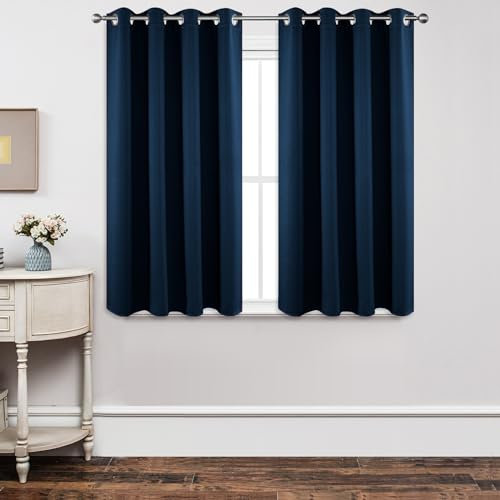 Joydeco Cortinas Opacas 2 Piezas, Cortinas Dormitorio con Ojales Anti Luz Cortina Termica Aislantes Frio y Calor para Salon Curtains Blackout (Azul Marino, 2x117x137cm)