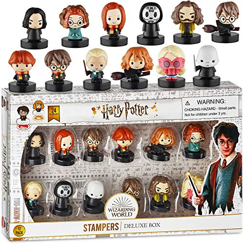 Harry Potter Set 12 Timbri Autoinchiostranti di PMI - Harry Potter Gadget, Accessori, Oggetti, Cose, Regali, Decori Feste e Party - Lucius Malfoy, Hermione Granger, e Altri, H 6,35cm (Deluxe - B)