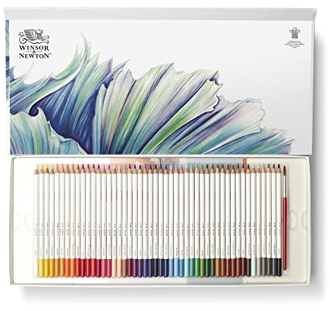 Winsor & Newton 2090003 50-teiliges Geschenkset zum Skizzieren, Illustieren, Zeichnen für Künstler mit 48 Aquarellstiften 1 Block in 27cm x 19,4cm, 1 Pinsel