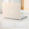 BYCeKe Kompatibel mit MacBook Pro 13 Zoll Hülle M2 2024-2016 A2338 M1 A2251 A2289 A2159 A1989 A1708 A1706 Touch Bar,Flauschiges Plüsch-Kunstfell Plastik Hartschale mit Tastaturschutz,Plüsch Beige