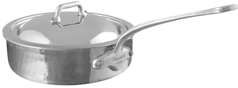 Mauviel M'Elite 5-lagige, gehämmerte Sautepfanne aus poliertem Edelstahl mit gebogenem Deckel und Griffen aus gegossenem Edelstahl, 3,2 l, hergestellt in Frankreich