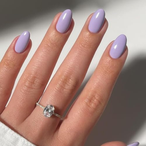 KQueenest Lavendel Press On Nails Kurz, Acryl Nägel zum Aufkleben Kurz Runde, Einfarbig Fake Nails Mandel Fingernägel zum aufkleben, Glänzende Gel Kunstnägel für Frauen Alltagstauglich 24 Stück
