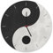 Yin und Yang Wanduhr aus Alu Uhr mit chinesischem Zeichen für Harmonie als schönes Deko für Menschen die gerne meditieren
