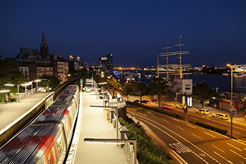 Hochwertige Fototapete - U-Bahn-Station Landungsbrücken Hamburg (Selbstklebende Vlies-Fototapete) 350 x 233 cm
