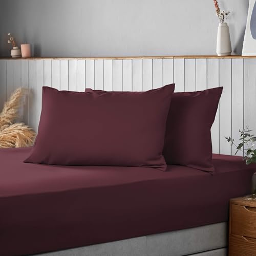 Silentnight Supersoft Pillowcase Pair - Cosy & Comfortable Delicate Smooth Touch - Easy Care Microfibre - Stylish & Modern Bed Pillow Case Protector 2 Pack, Retain Shape & Colour, Berry