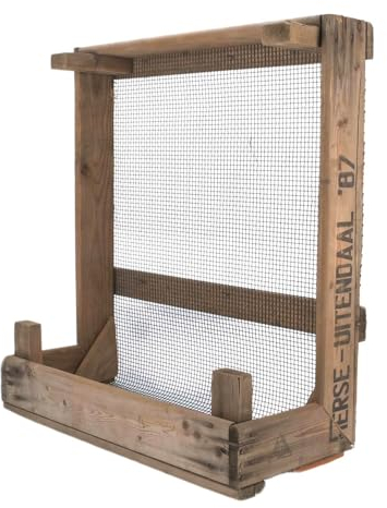 NaDeco Gartenregal aus einem Alten Zwiebelsieb, Handgefertigt, Größe 50 x 26,5 x 51 cm| Blumenregal | Pflanzenregal I Gartenregal aus Holz | Upcycling Regal