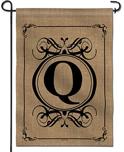 Anley Klassische Gartenflagge mit Monogramm-Buchstabe Q, doppelseitige Hofflaggen mit Familienname und Anfangsbuchstaben – personalisierte Willkommensdekoration –45,7 x 31,8 cm