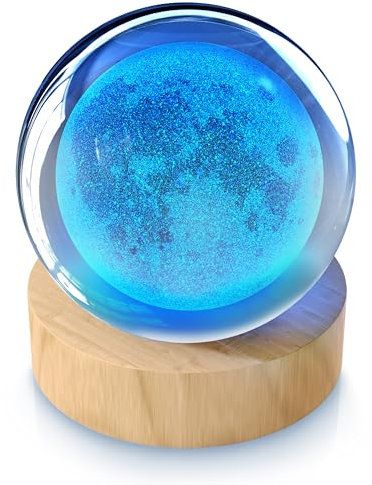 CSL - Nachtlicht Mond 3D Glaskugel – Leuchtende Kristallkugel mit Gravur Mond – LED Crystal ball - RGB Light Nachtleuchte – K9 Kristall 6 cm – mit Holzsockel - 5V USB Stromversorgung
