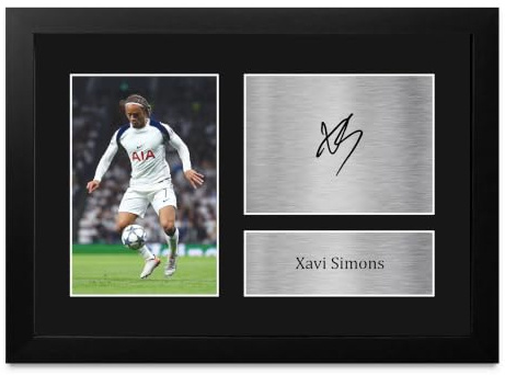 HWC Trading Xavi Simons Geschenke Gedrucktes Signiertes Autogramm Foto für Fußball Anhänger and Fans - A4 Gerahmt