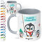True Statements Weihnachtstasse mit Namen personalisiert „Fröhliche Weihnachten“ - mit Pinguin-Motiv - 330ml Keramik Kaffeebecher mit Spruch - Geschenk zu Weihnachten (Grau)