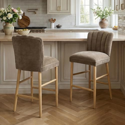 DAYALANE Lot de 2 Tabourets de Bar en Chenille Moderne Tabourets Hauts Pieds en Bois Chaises de Bar avec Dossier Matelassé en Coquillage pour Cuisine, Marron