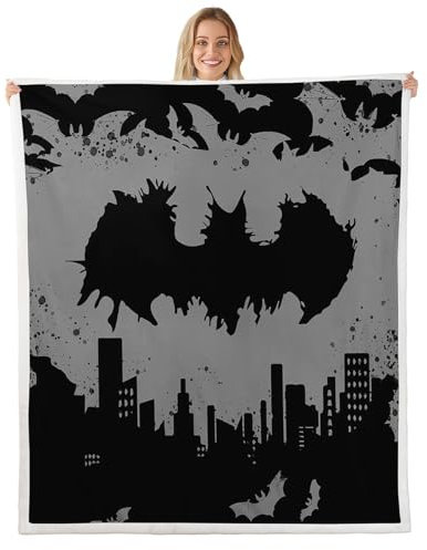 Homewish Couverture 150x200cm Enfant Garçon Homme Halloween, Plaid Canape Gothique Chauve-Souris Noir Gris, Couverture Polaire Silhouette d'un Bâtiment Urbain, Jetés de Lit Animaux