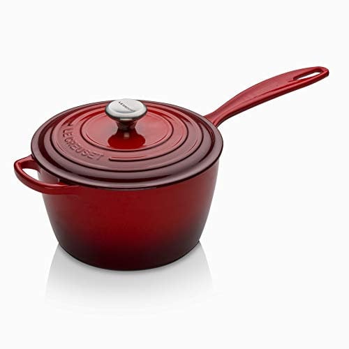 Le Creuset Signature Stielkasserolle aus Gusseisen, Rund, Ø 20 cm, 2,5 l, Für alle Herdarten inkl. Induktion geeignet, 3,612 kg, Kirschrot, 21181200602430