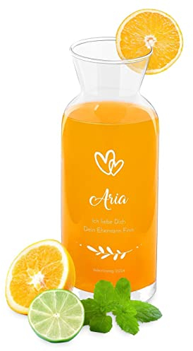 Maverton Wasserkaraffe mit Gravur - 1260 ml - Glas Krug für Wasser Limonade - personalisierte Glaskaraffe für Frauen - zum Geburtstag - Weihnachtsgeschenke - Deko Küche - aus Klarglas - Herzen